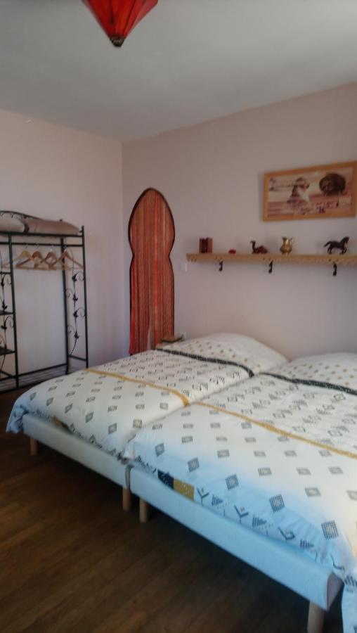 Chambre D'Hote Dans Maison Atypique Possibilite 1 Lit Supplementaire Pour 15 Euros Sancoins Esterno foto