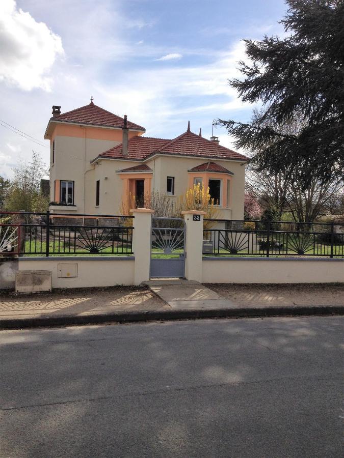 Chambre D'Hote Dans Maison Atypique Possibilite 1 Lit Supplementaire Pour 15 Euros Sancoins Esterno foto